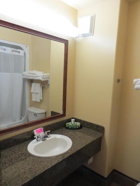 Poplar Tree Inn Stoughton Quarto foto
